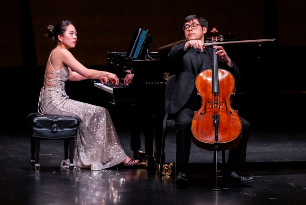 piano player and cellist on stage